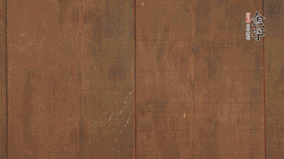 老豆腐切成塊。