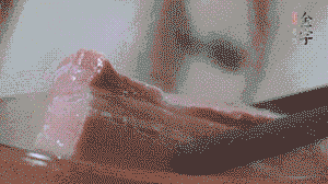 咸肉取出，切片備用。