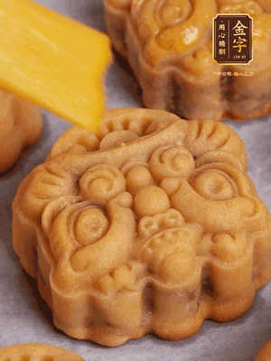 冷卻5分鐘刷上蛋液，160℃再烤10分鐘，回油1晚更香