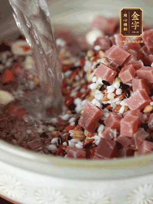 加入金字火腿丁，清水