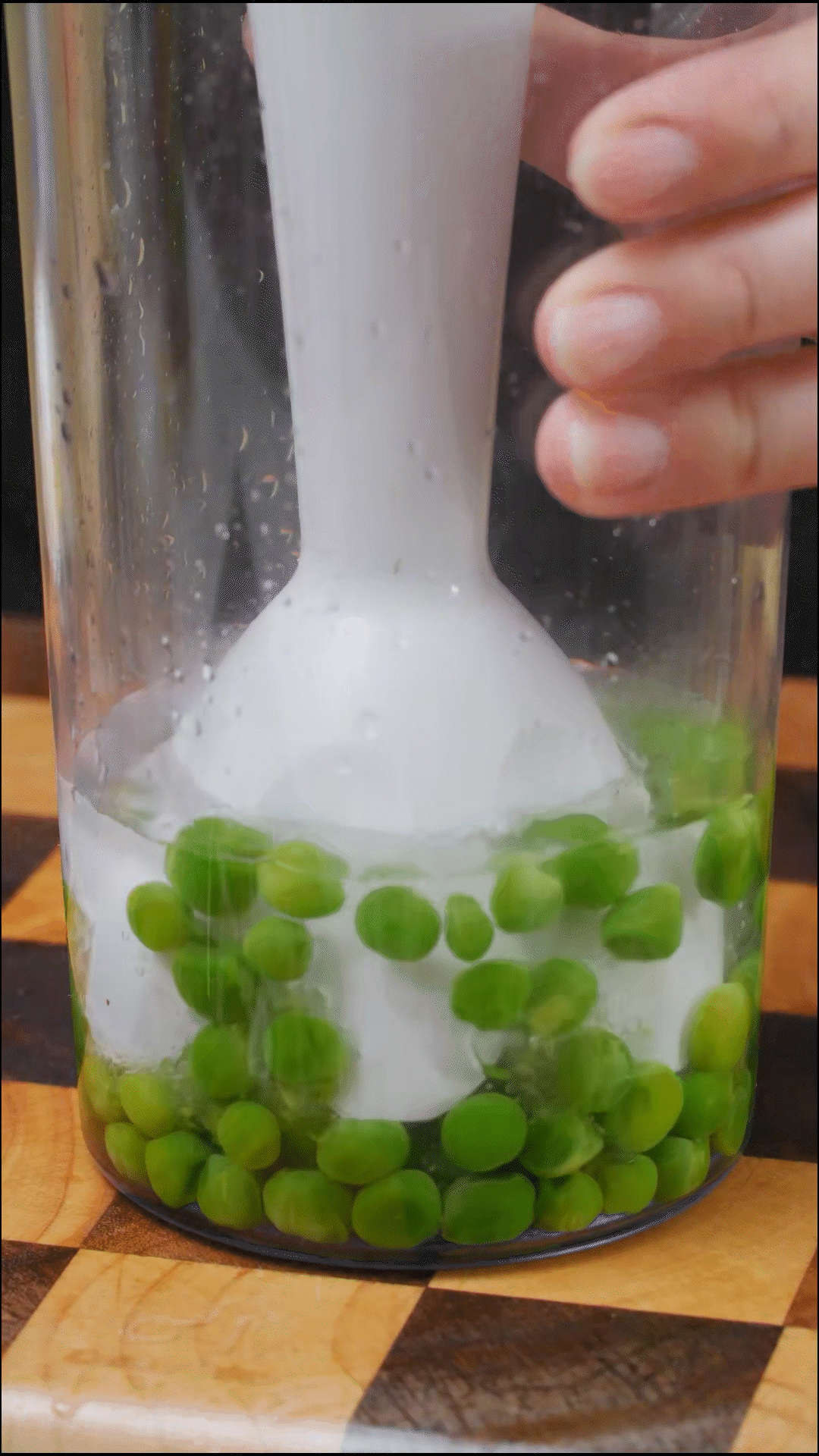 水開后放入玉米筍、豌豆斷生
