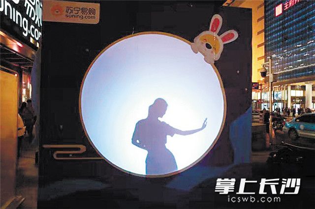 �̈��еġ������������ͼ�ӰС�ݳɞ����������պ�Ӱ�ğ��T�����c(di��n)�����Lɳ���(b��o)ȫý�wӛ�� ����Ƽ �z